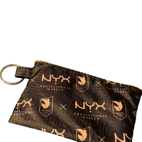 NYX Professional Makeup set. Includes lip gloss, eye pencil and nylon pouch. NWT - Picture 9 of 9